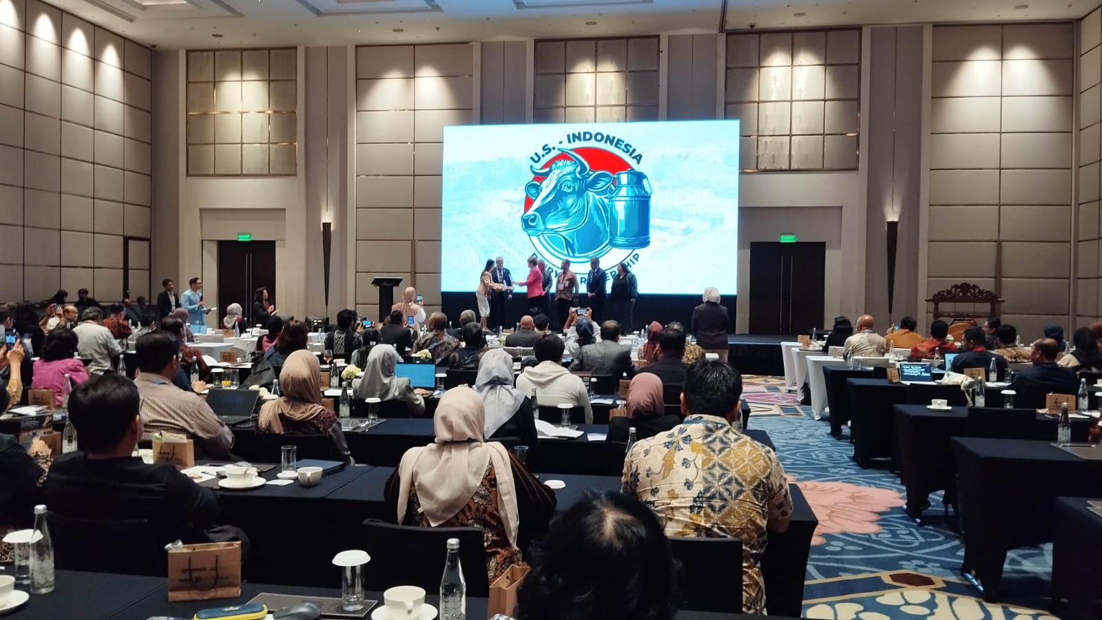 Kemitraan AS-Indonesia Catat Peningkatan Produksi Susu Harian Peternak Sebesar 32,5 Persen